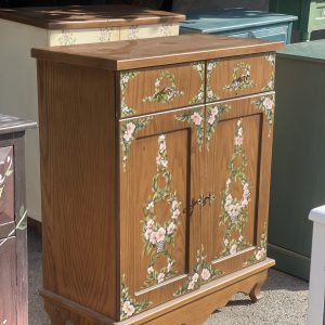 جاکفشی چوبی نقاشی شده