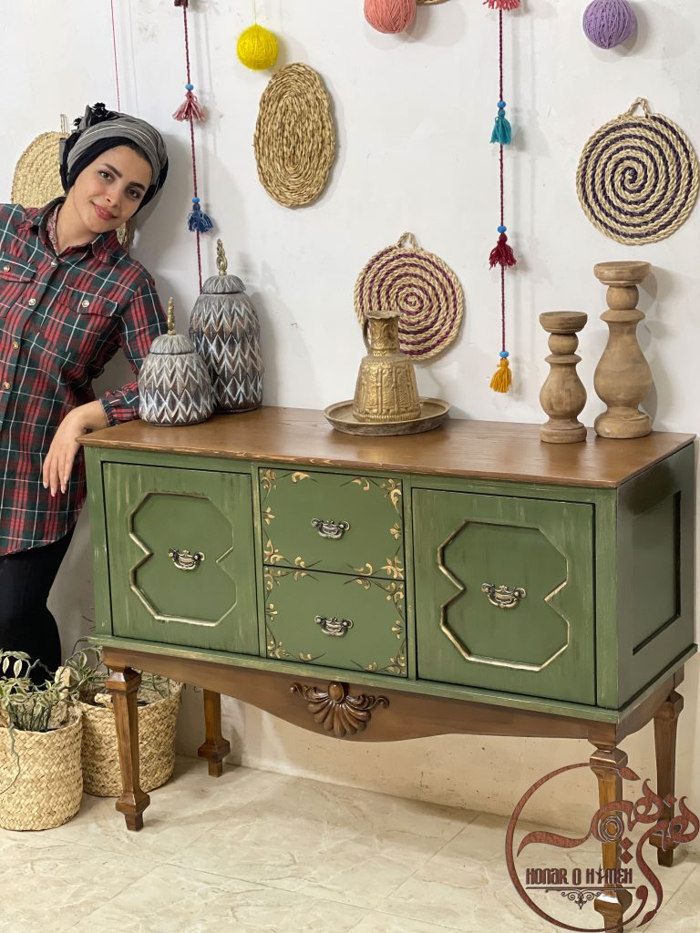 کنسول چوبی سبز