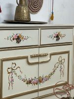 کنسول چوبی نقاشی شده