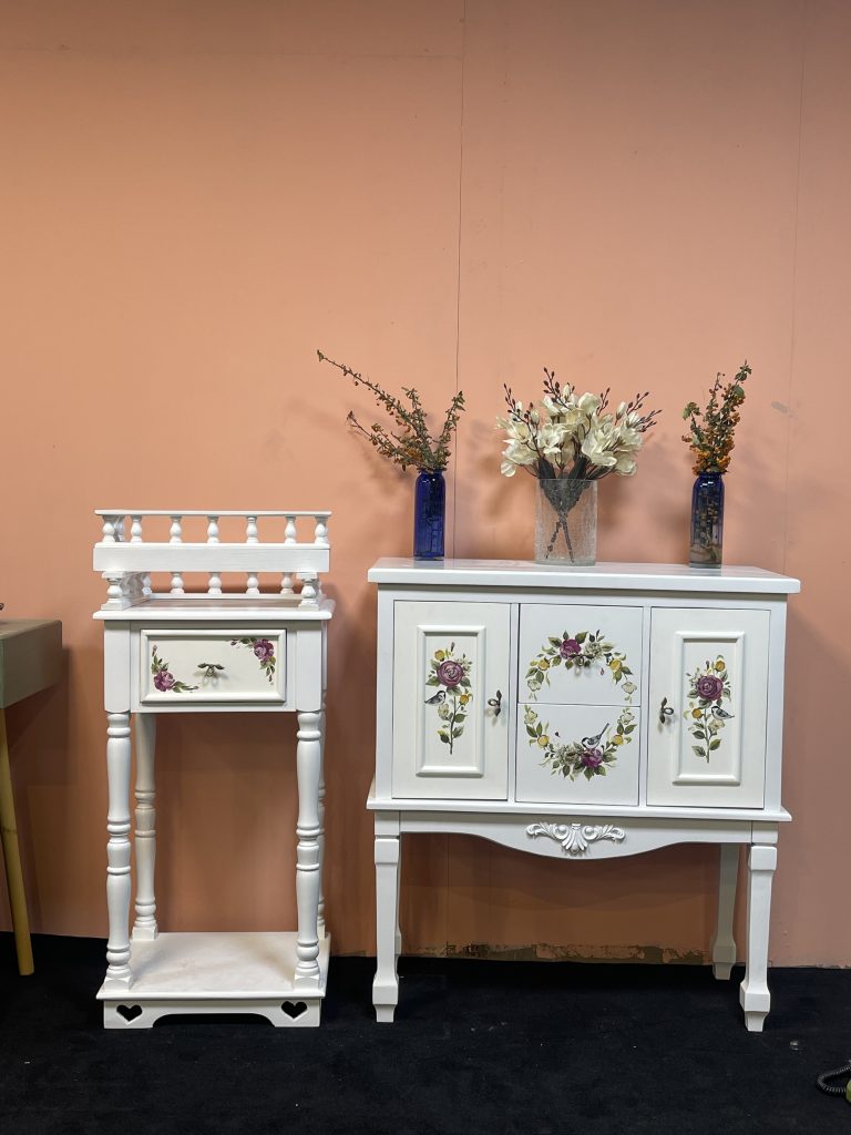 کنسول چوبی سفید