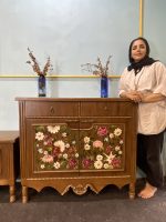 کنسول چوبی نقاشی شده