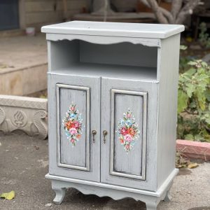 کنار سالنی چوبی