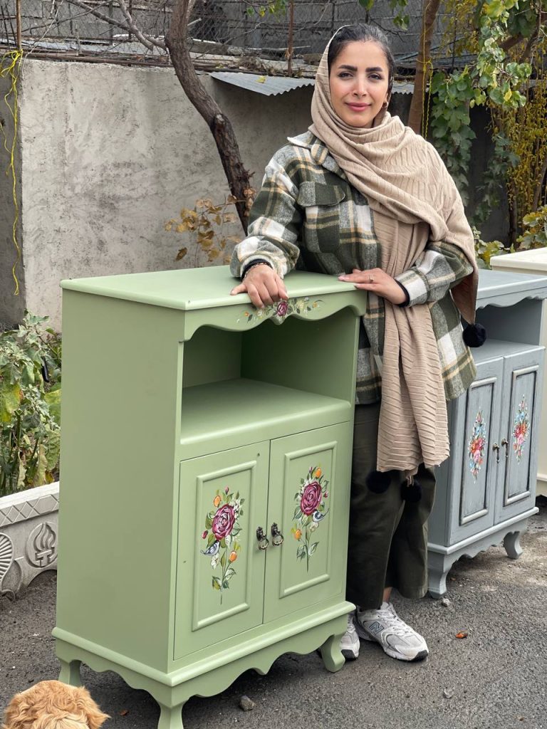 کنار سالنی چوبی