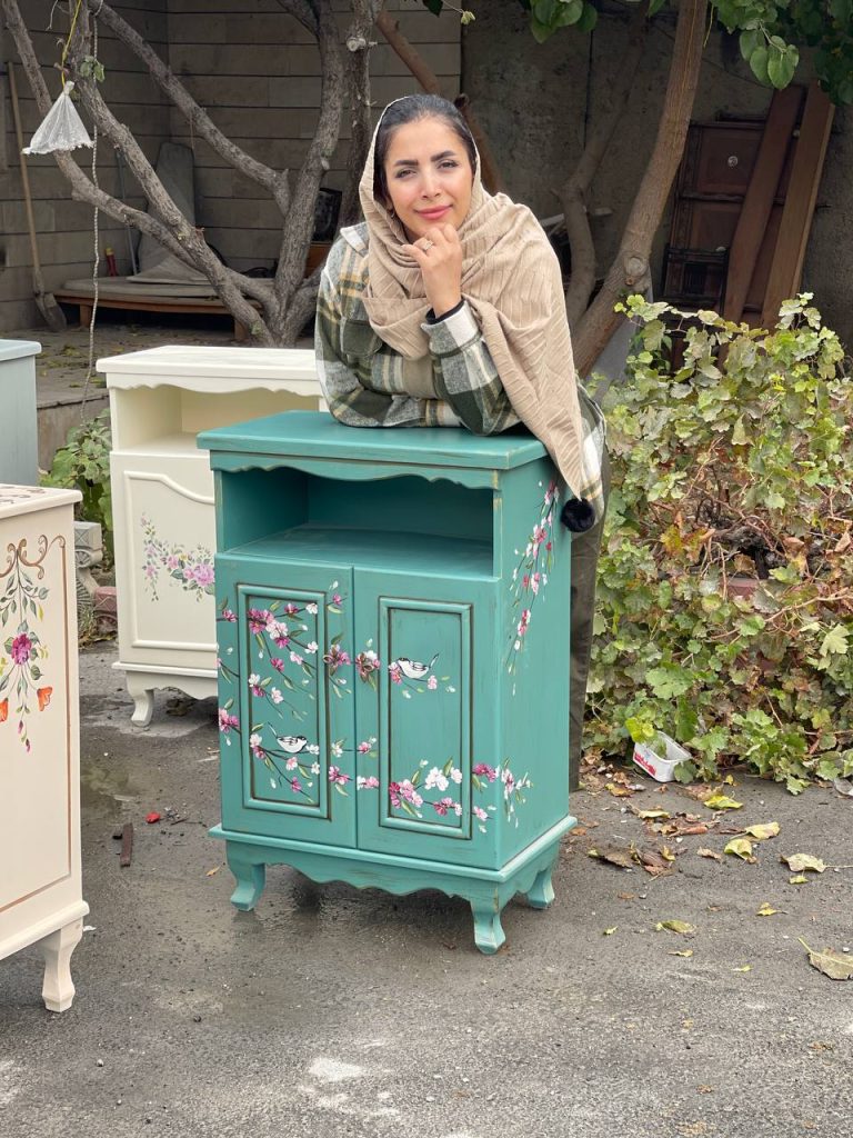 کنار سالنی چوبی