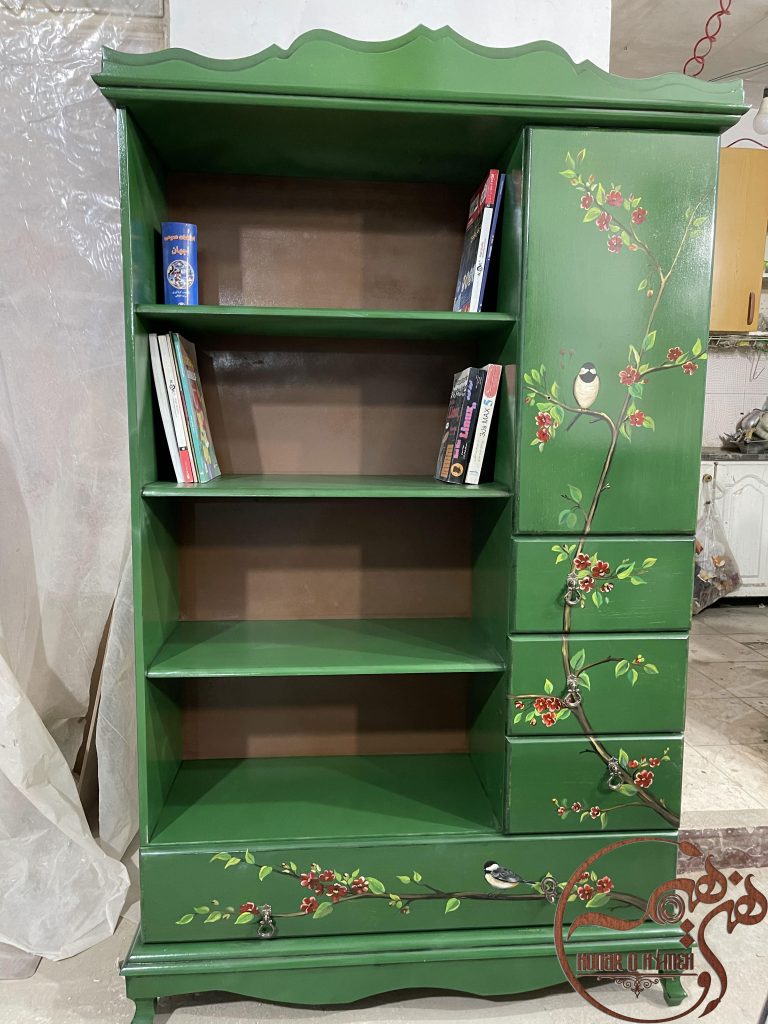 کتابخانه چوبی سبز هنری