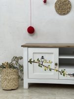 میز تیوی سفید