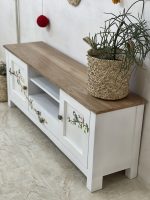 میزتلویزیون چوبی سفید