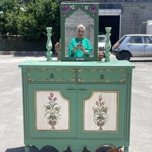 کنسول چوبی سبز