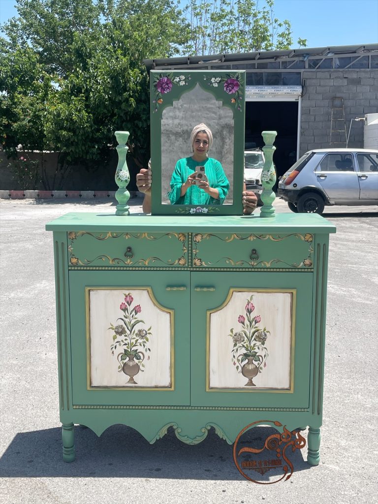 کنسول چوبی سبز