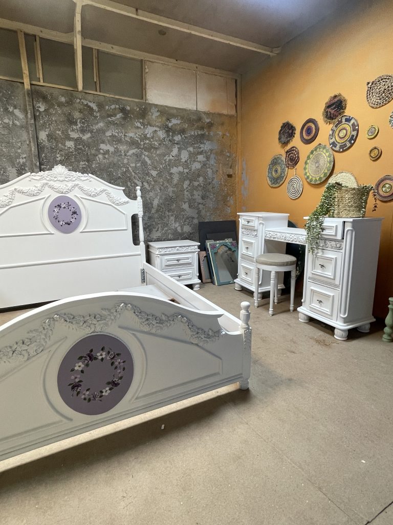 سرویس خواب چوبی سفید