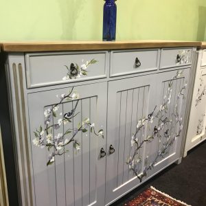 کنسول چوبی طوسی