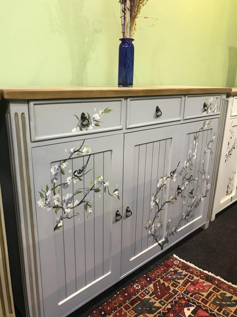 کنسول چوبی طوسی