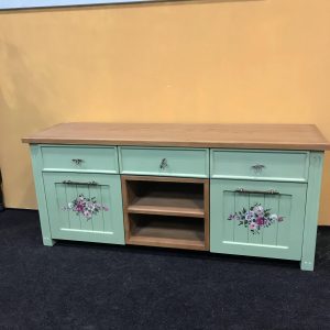 میز تلویزیون چوبی کلاسیک