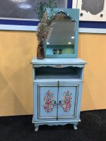 کنار سالنی چوبی شیک