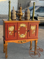 کنسول چوبی قرمز