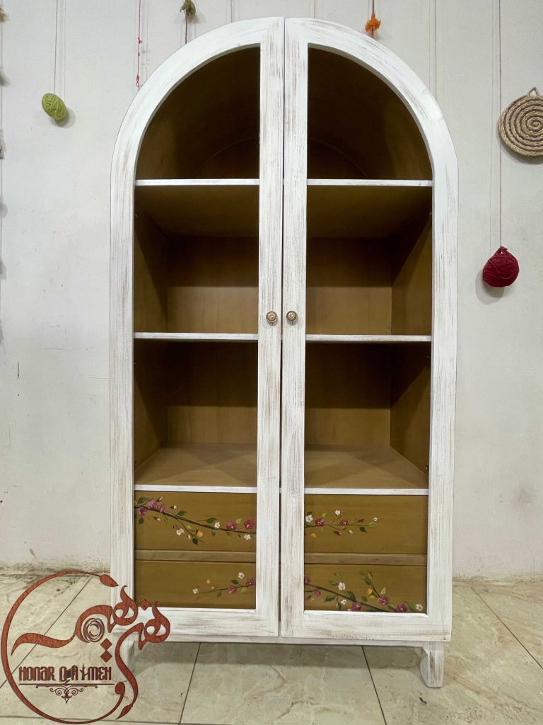 کتابخانه چوبی ساده و شیک