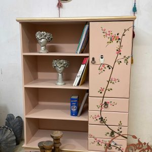 کتابخانه چوبی ساده و شیک