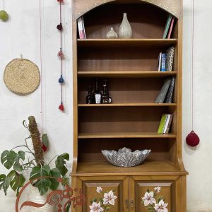 کتابخانه چوبی ساده و شیک