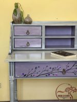 میز تحریر چوبی بنفش