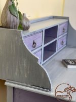 میز تحریر چوبی بنفش