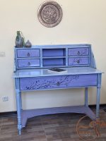 میز تحریر چوبی بنفش