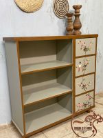 کتابخانه چوبی ساده و شیک