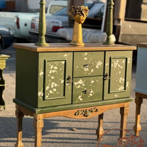 کنسول چوبی سبز