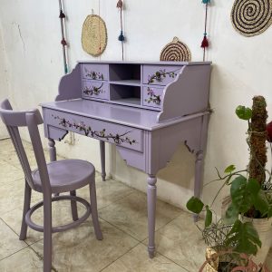 میز تحریر چوبی بنفش پاستیلی