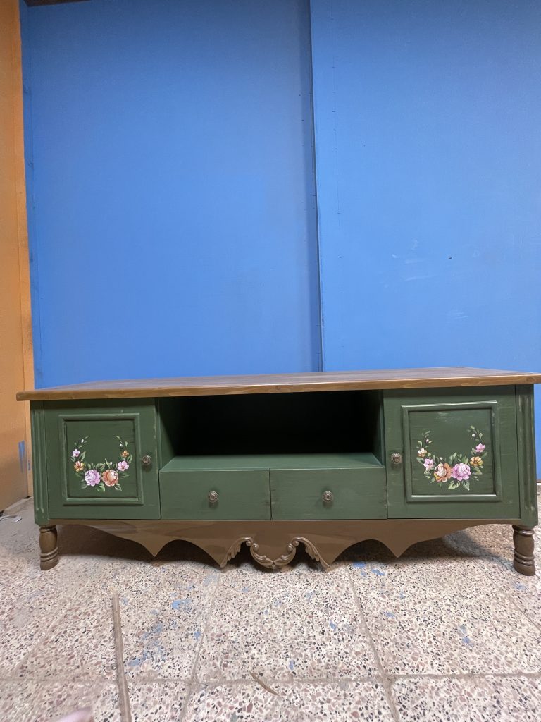 میز تیوی لاکچری