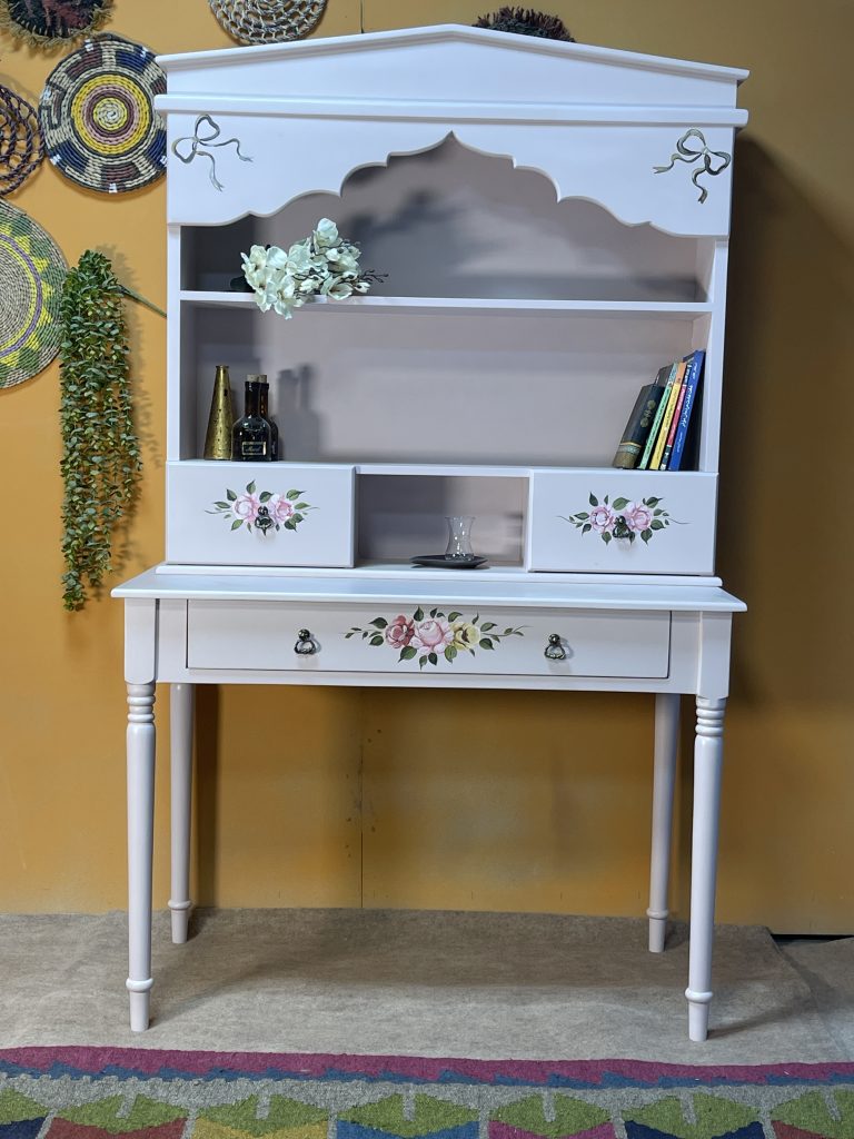 میز تحریر سفید