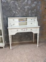 میز تحریر سفید