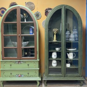 کتابخانه ویترینی چوبی