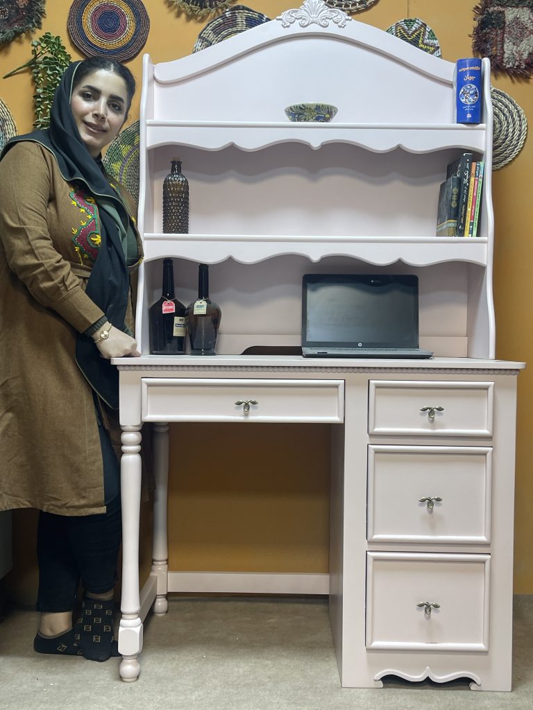 میز تحریر سفید