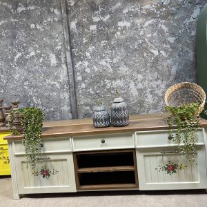 میز تیوی لاکچری