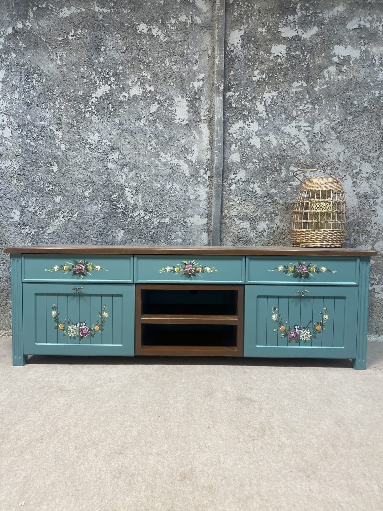 میز تلویزیون لاکچری