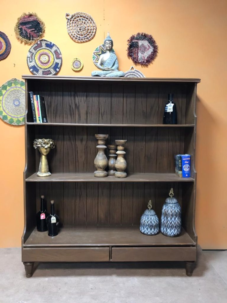 کتابخانه چوبی