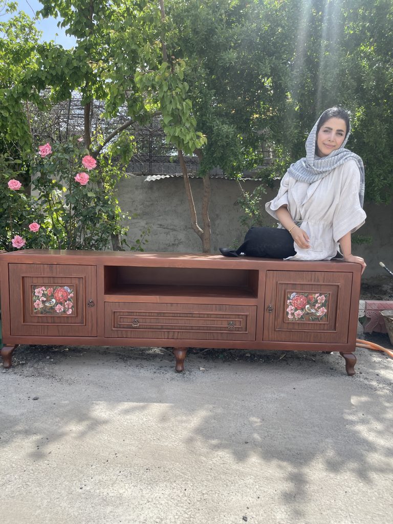 میز تلویزیون لاکچری