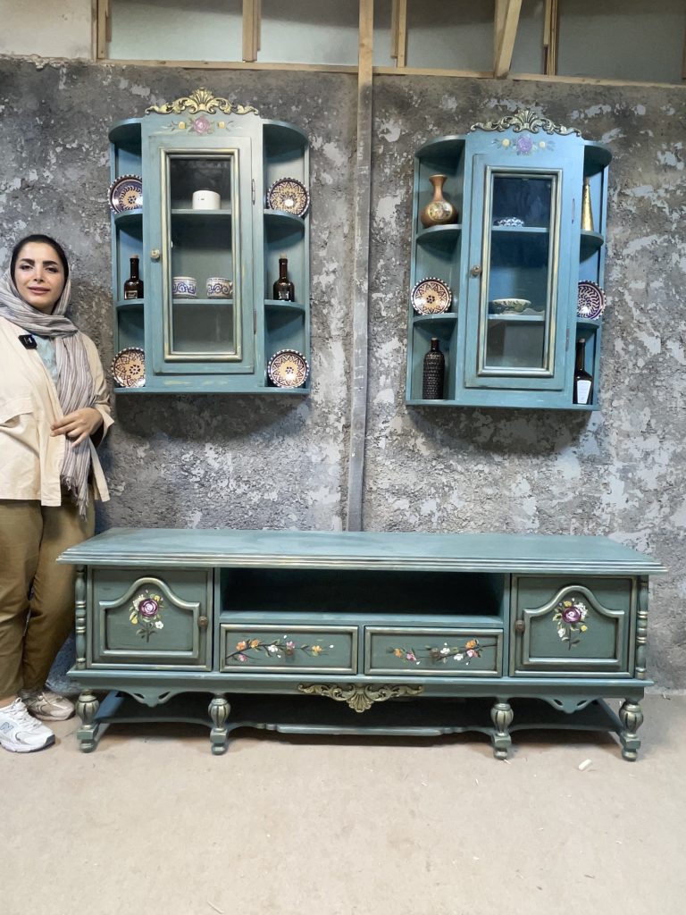 میز تلویزیون کلاسیک