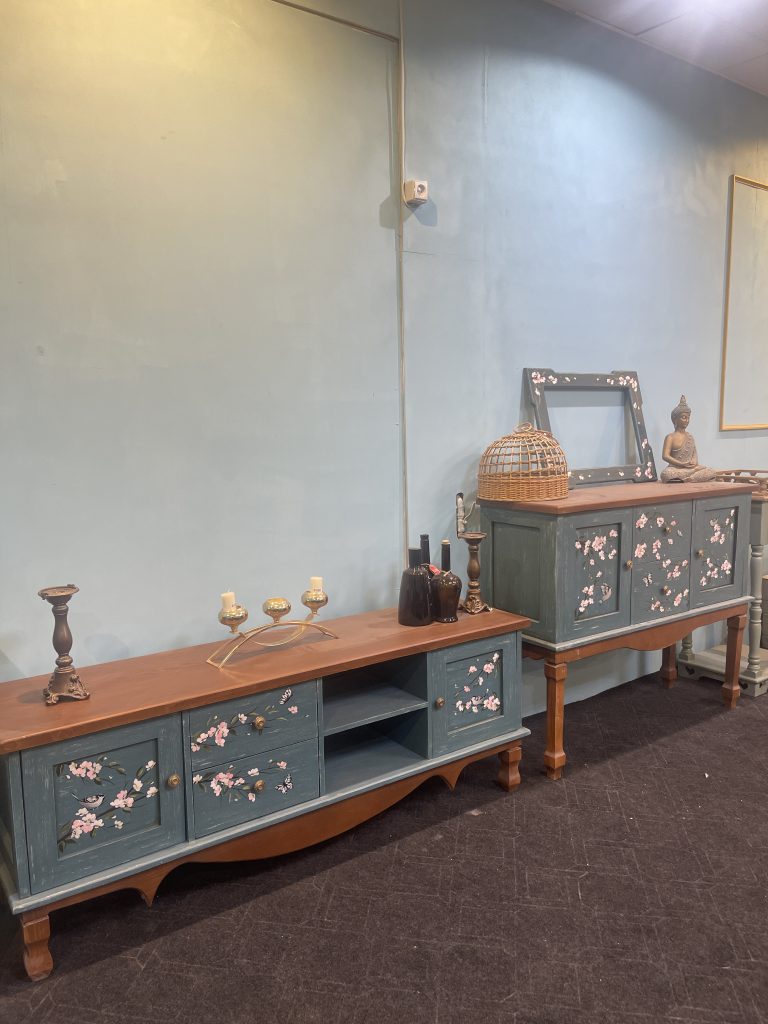 ست میز تلویزیون و کنسول کلاسیک