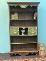 کتابخانه چوبی ساده و شیک