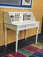 میز تحریر سفید