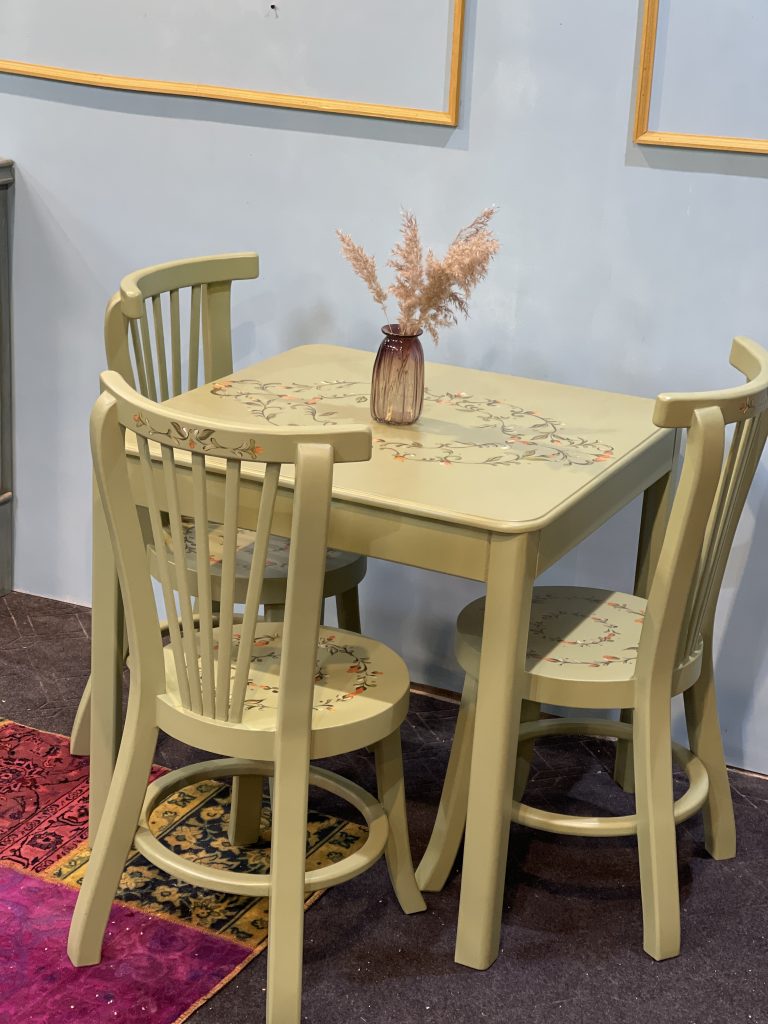 میز ناهار خوری سه نفره