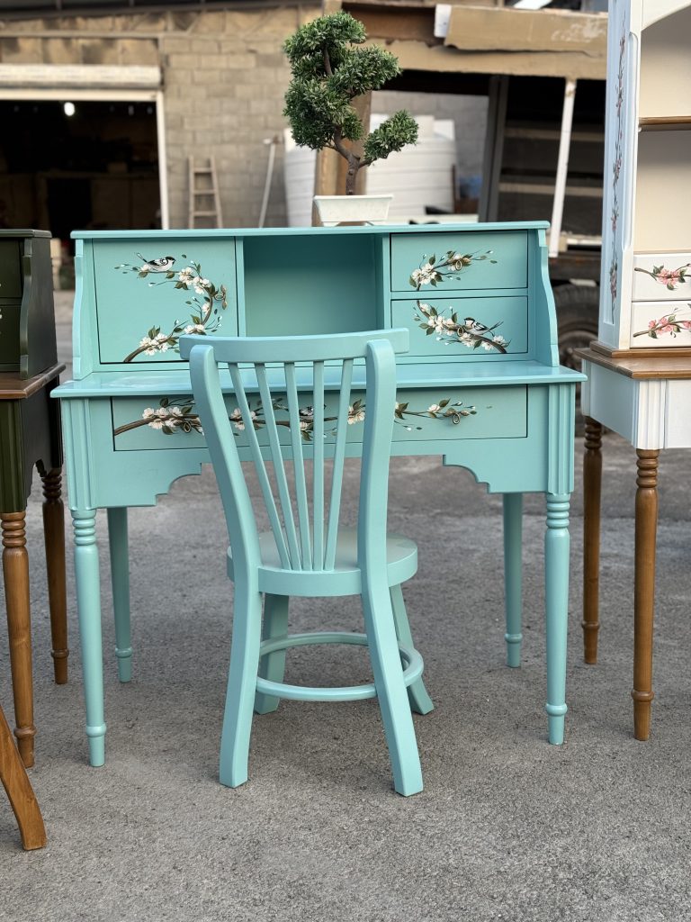 میز تحریر چوبی