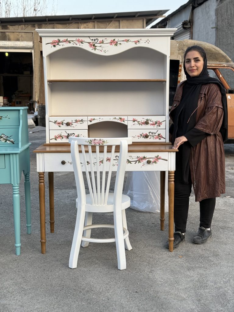 میز تحریر سفید