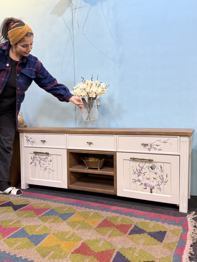 میز تلویزیون لاکچری