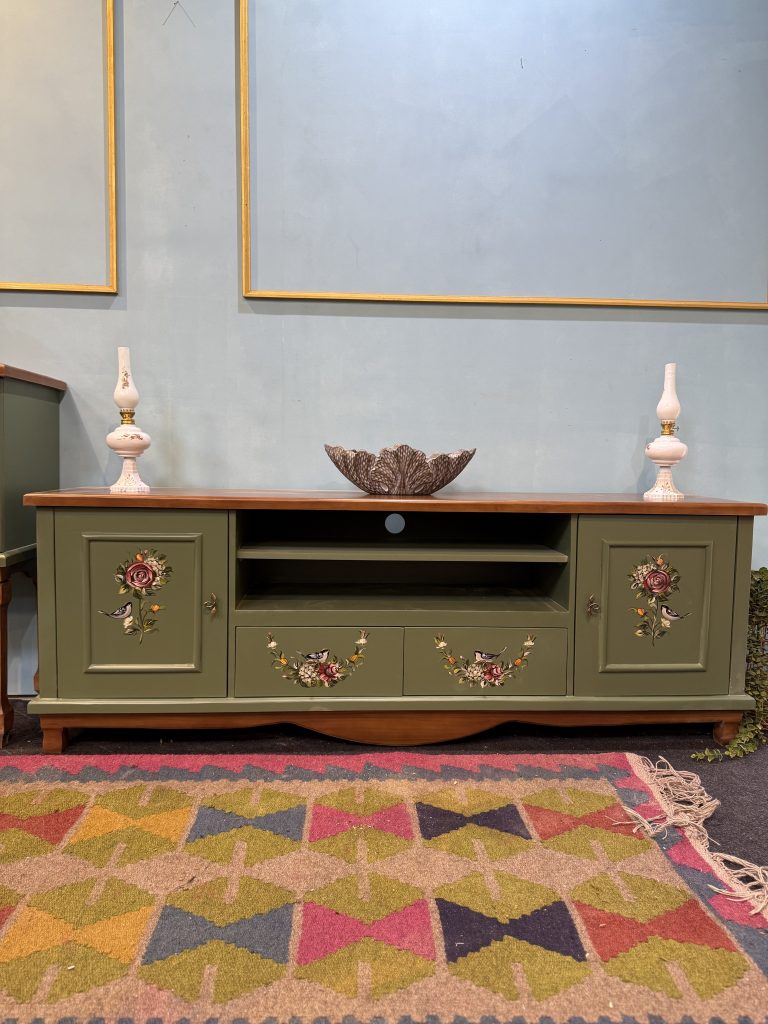 میز تلویزیون لاکچری