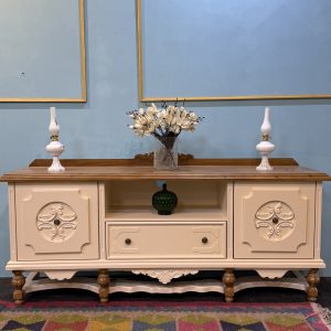 میز تلویزیون لاکچری