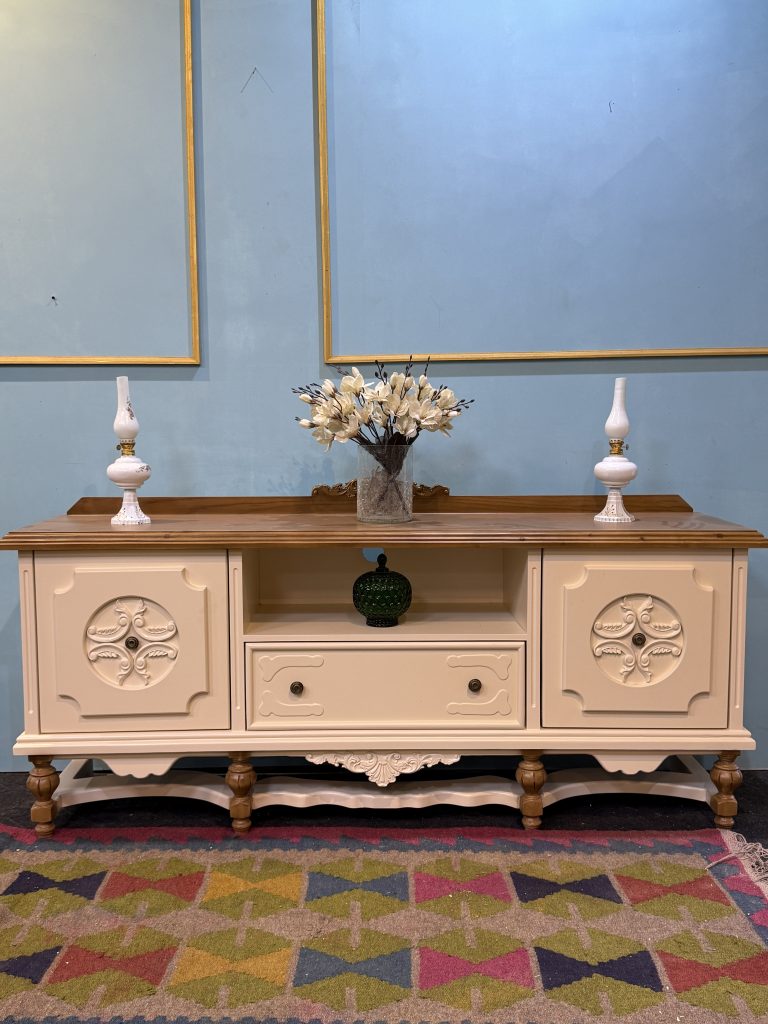 میز تلویزیون لاکچری